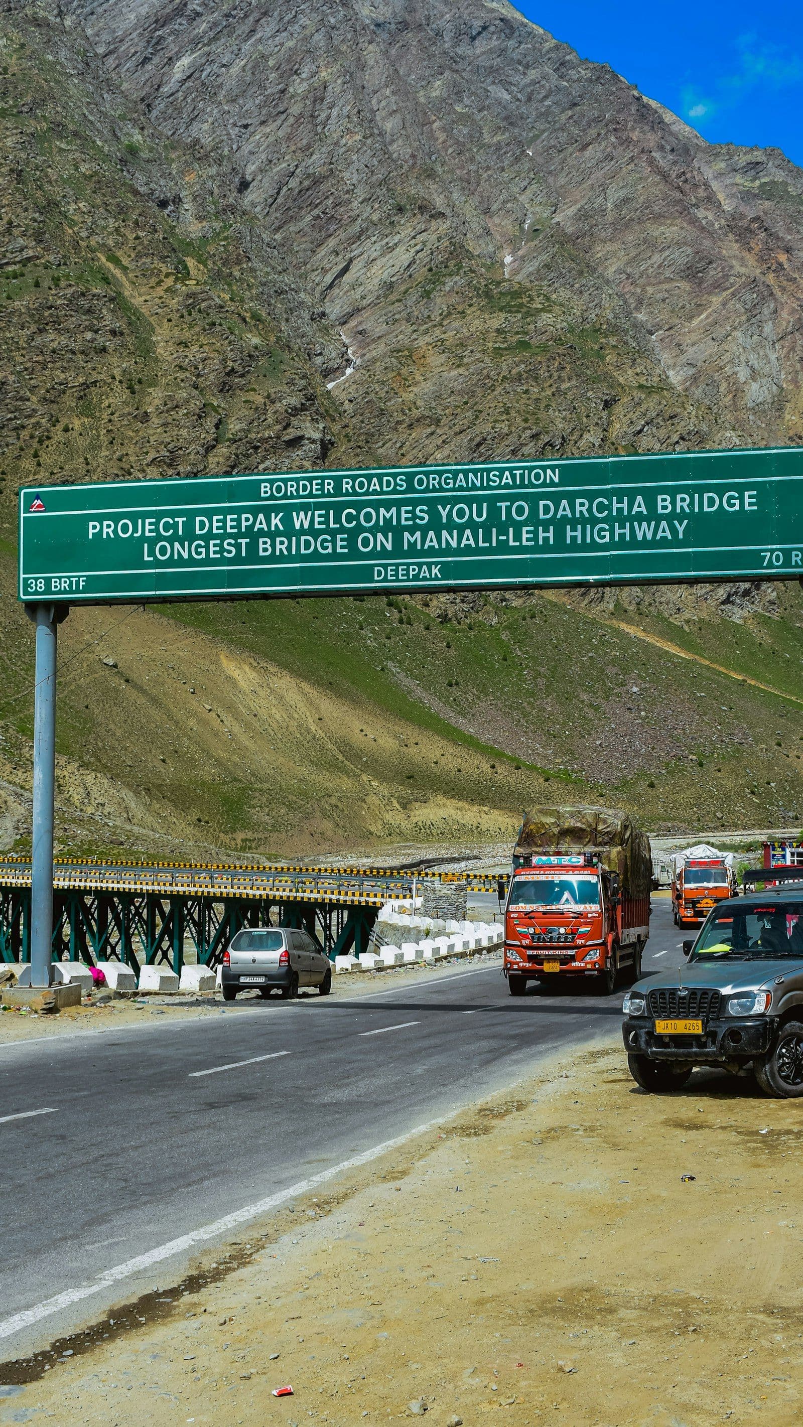 8-Day Manali to Leh Overland Expedition — Manali → Jispa → Sarchu → Leh → Nubra → Pangong → Leh
